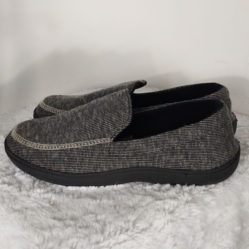 Isotoner Gray Men's Slippers 